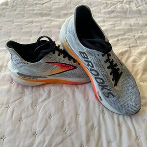 Brooks Hyperion GTS (size 8)